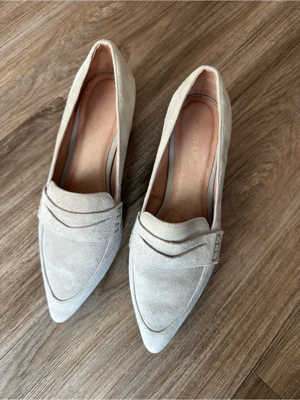 Halogen Pointed Suede Heels in Light grey.